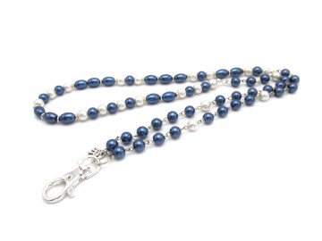 Badge ketting blue pearl