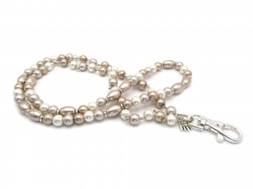 Badge ketting champagne pearl