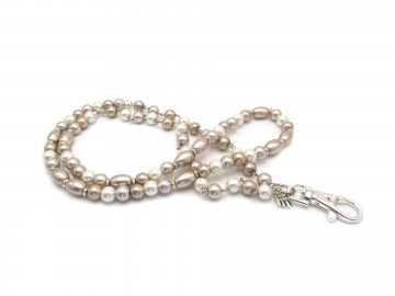 Badge ketting champagne pearl