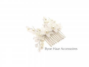 Bruids haarkam met bloemen en parels
