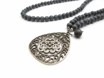 Ketting grijze Lotus