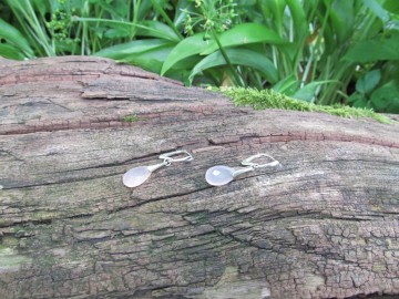 Edelsteen oorbellen roze onyx bosfoto