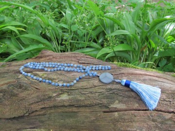 Mala blauwe quartz bosfoto