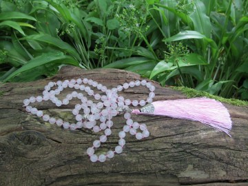 Mala ketting rose quartz bosfoto