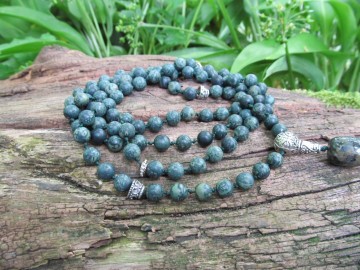 Mala ketting ryoliet bosfoto