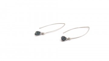 Oorbellen blauwe diamant