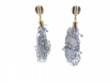Oorbellen grey silk