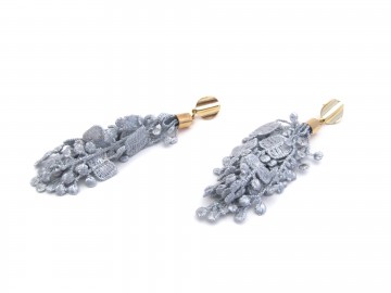 Oorbellen grey silk