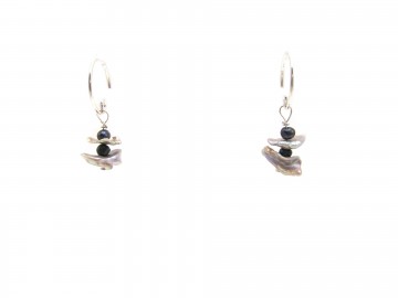 Oorbellen zoetwater parel blauw