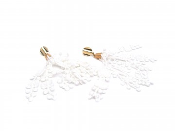 Oorbellen white silk