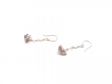 Oorbellen witte parel lang