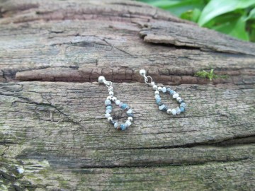 Oorknopjes ruwe diamant bosfoto