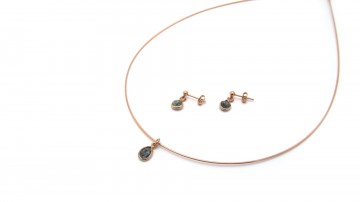 Set blauwe ruwe diamant rose
